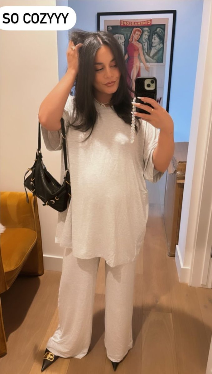 Vanessa Hudgens Archive tweet media