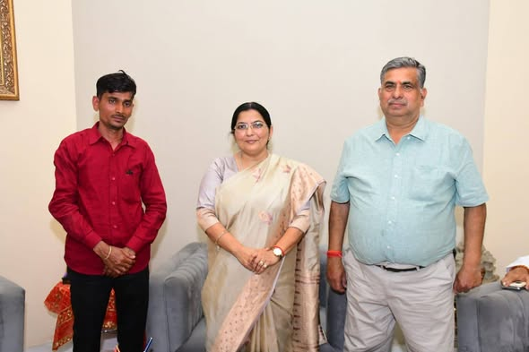 RajniTiwari_'s tweet image. सामाजिक सद्भाव, समरसता और स्नेह के पर्व होली के अवसर पर कल आवास इन्द्रप्रस्थ पर पधारे प्रियजन।
#HappyHoli

@BJP4India @narendramodi @AmitShah @NitinNabin @BJP4UP @myogiadityanath