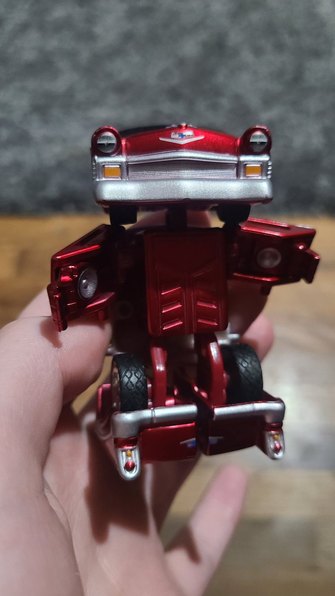 Brian Johnson (TFanPage101) tweet media