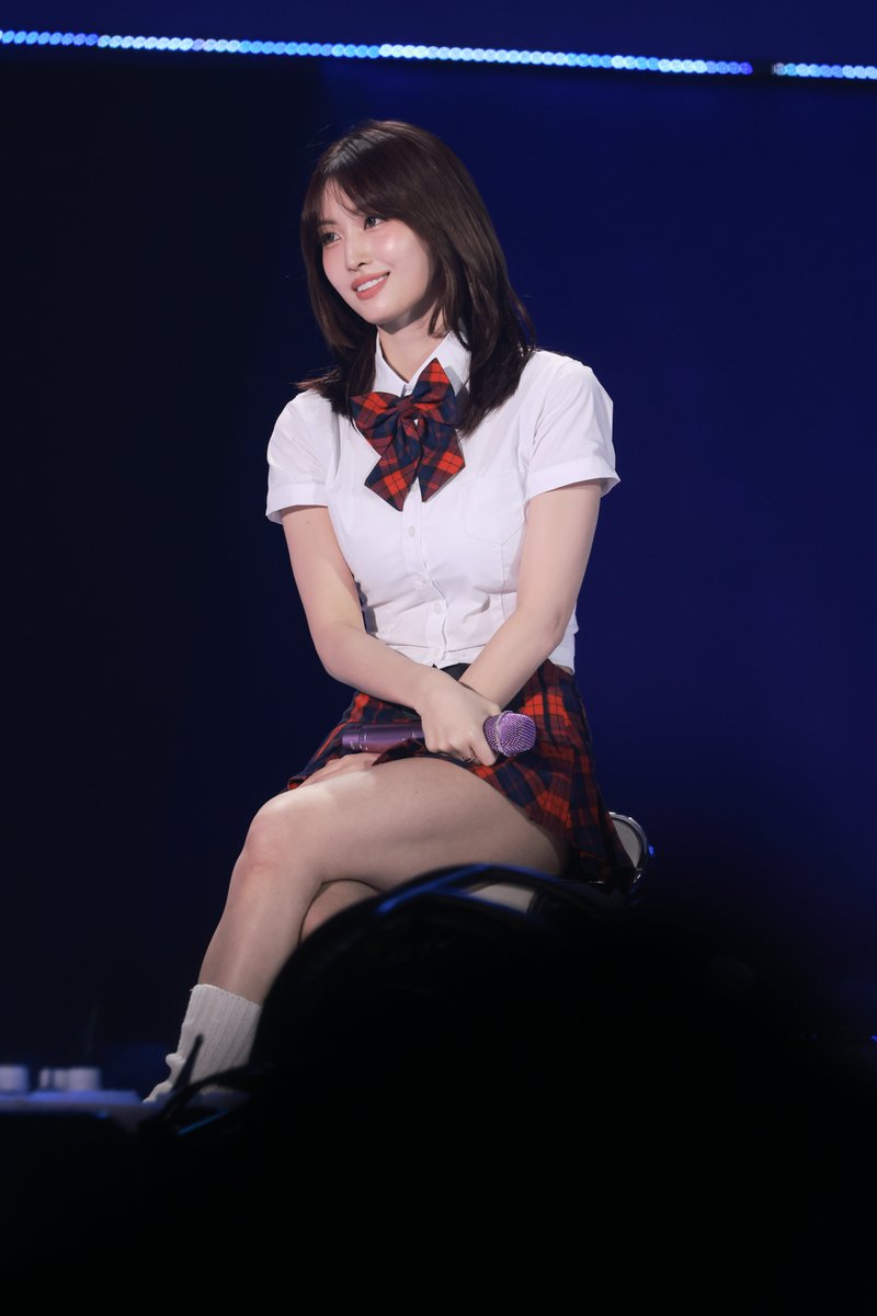 _IDOLGallery_ tweet picture