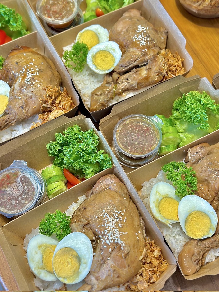 BeckyCandyHouse's tweet photo. GFN PRESS DAY FOODSUPPORT

Enjoy the meal🩸

For Becky: Sashimi salmon, Beef Steak, Strawberry. 
For Staff: Drumstick rice bowl*20

#beckysangels‌ #BeckyArmstrong
#GirlFromNowhereTheReset https://t.co/B7fCVGQe2L