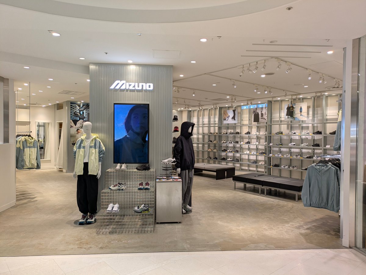 今週ルミネエスト新宿、広島パルコにポップアップがオープン🌸

スポーツスタイルシューズに加えて、26年春夏から展開するスポーツスタイルウエアを取り扱っています。

ぜひお立ち寄りください！