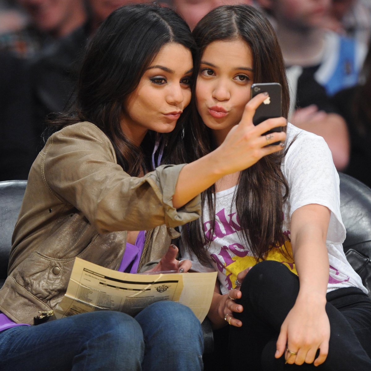 Vanessa Hudgens Archive tweet media