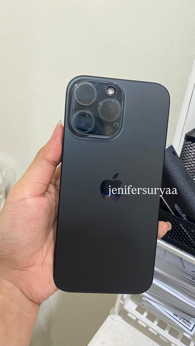 je ∞ vantaeje hugged JIN BTS 💜 tweet media