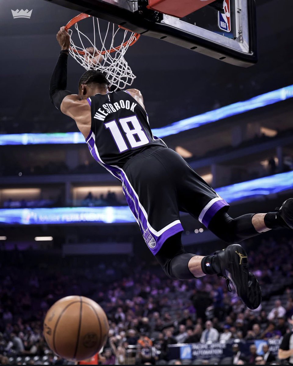 Russell Westbrook tonight vs the Pelicans

19 PTS (7/15FG) 
10 ASTS
2 STLS
#LightTheBeam