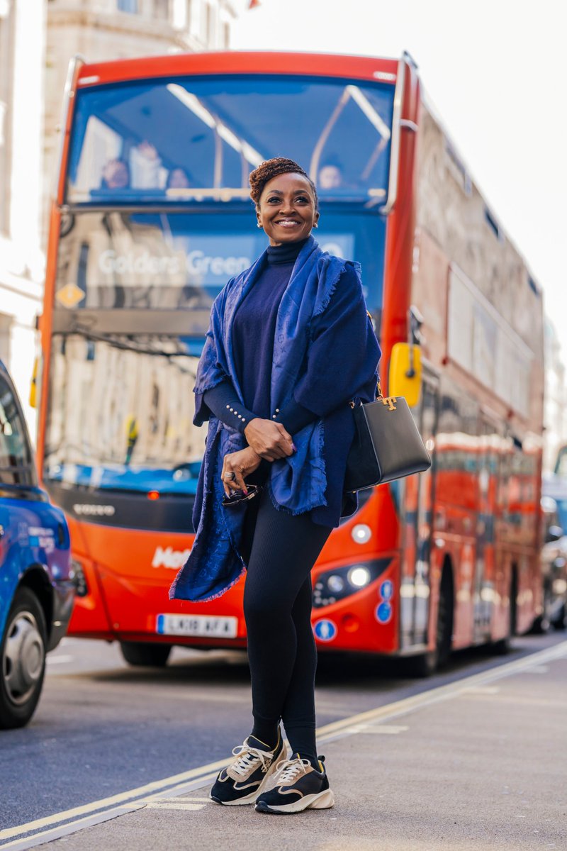 HenshawKate's tweet photo. Standing fully, unshakeable &amp; filled with grace..
Dem still no wan unfollow &amp; block..🤣
Body go pepper you die.
You ain't seen nothing yet.
Na the tag celebrity dey pain you, go to your mountain top &amp; get your own.
Hypo...

Eyes open, feet on the ground, every solid 😉 https://t.co/8sBG5Ce6Go