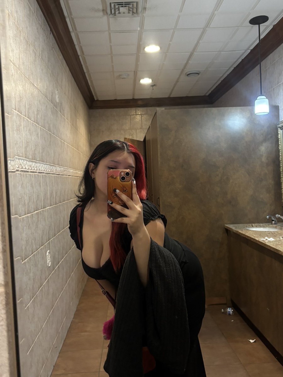 youfoundmodeus's tweet photo. Chudai or whatever? #sexy #thick #snapchatgirl #snapchat #hot https://t.co/J7EVofngdl