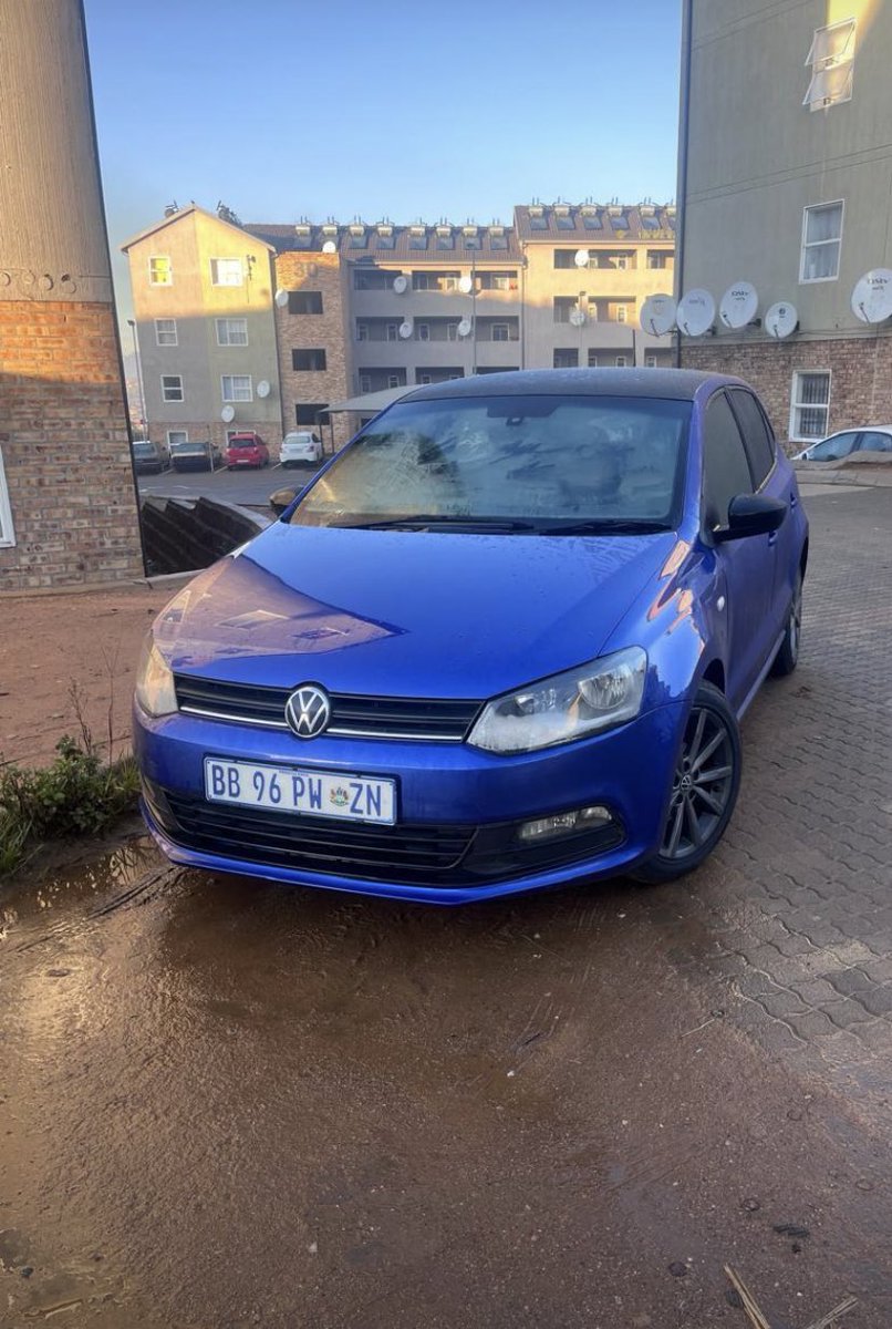 KaraboSetlelele's tweet photo. My friend’s car was stolen. Please call the cops if you see it🙏  Retweet for awareness https://t.co/DxOU3p5NcB