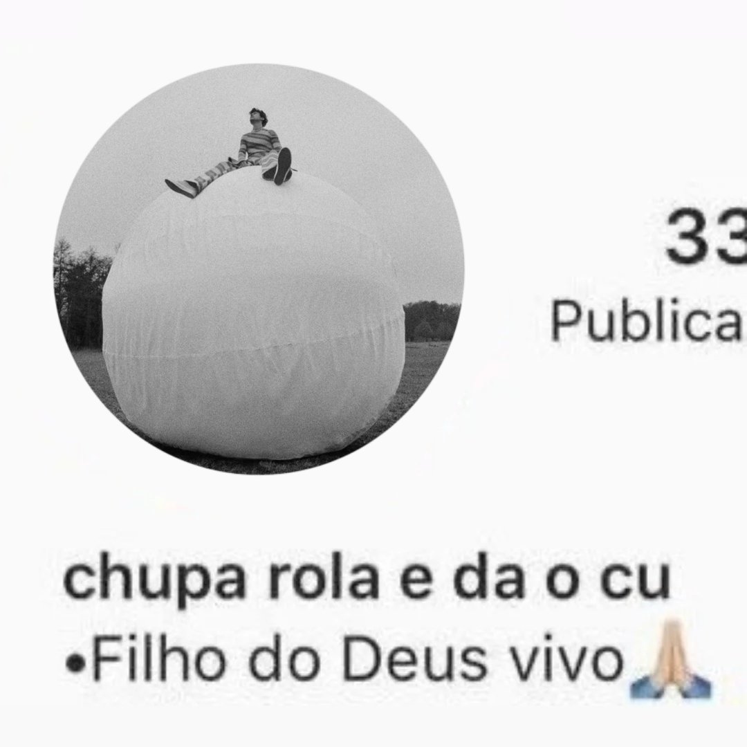 hesideboob's tweet photo. harry e sua mania de colocar gemidos nas músicas, ministro do tesão https://t.co/KBVdtzgXTl