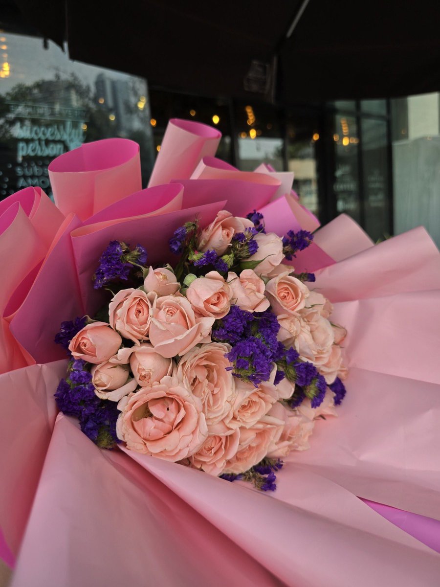 TeamMMEntrata's tweet photo. Our first surprise for @maymayentrata07 is 24 beautiful peach roses.

MAYMAY ROJAmazing LUNA https://t.co/r30G9XdgoQ