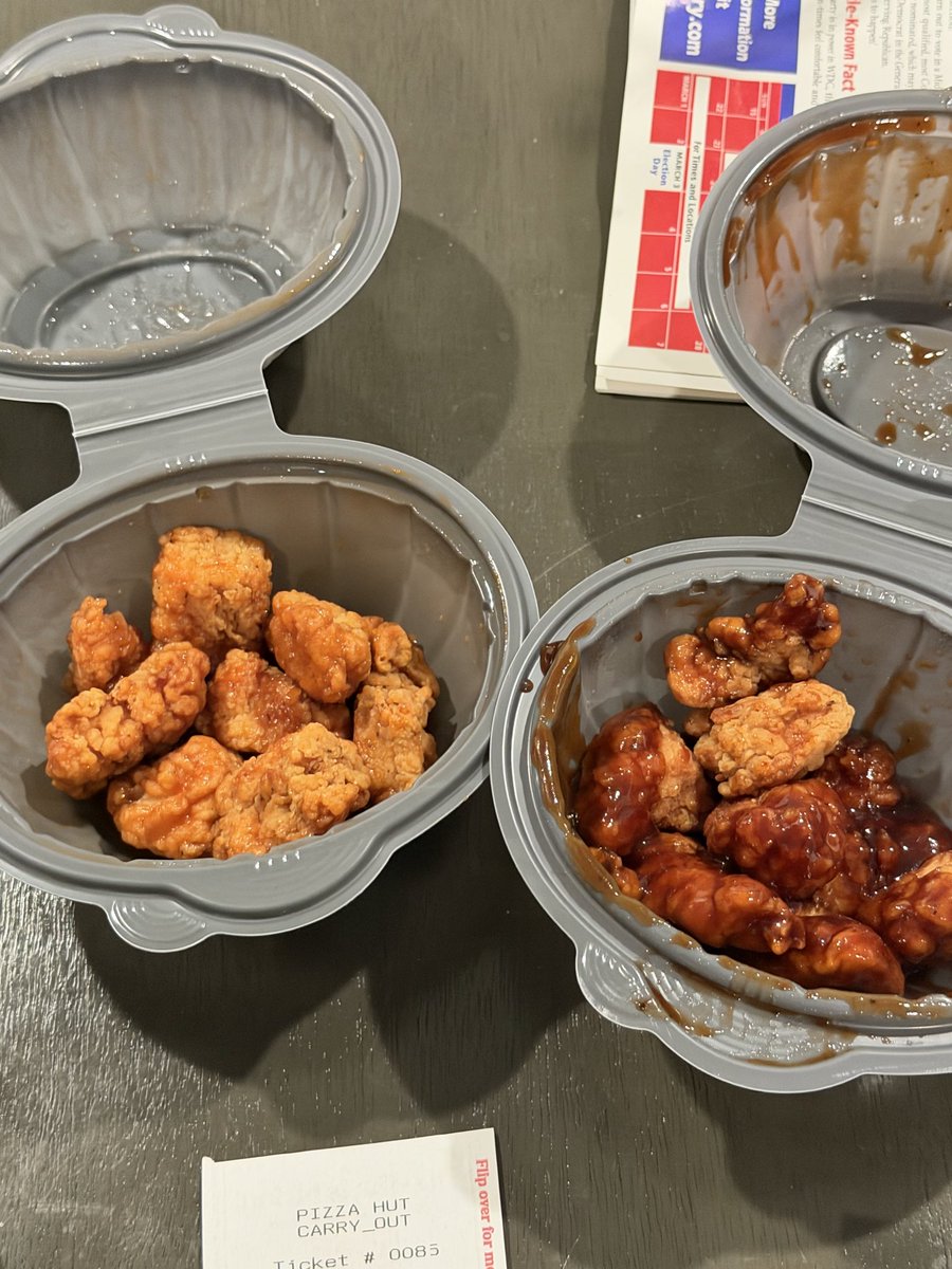 YumStephen's tweet photo. @pizzahut  can we do better I worked 10 hours and got this , there is not even sauce on the wings https://t.co/p3NoRndfbz