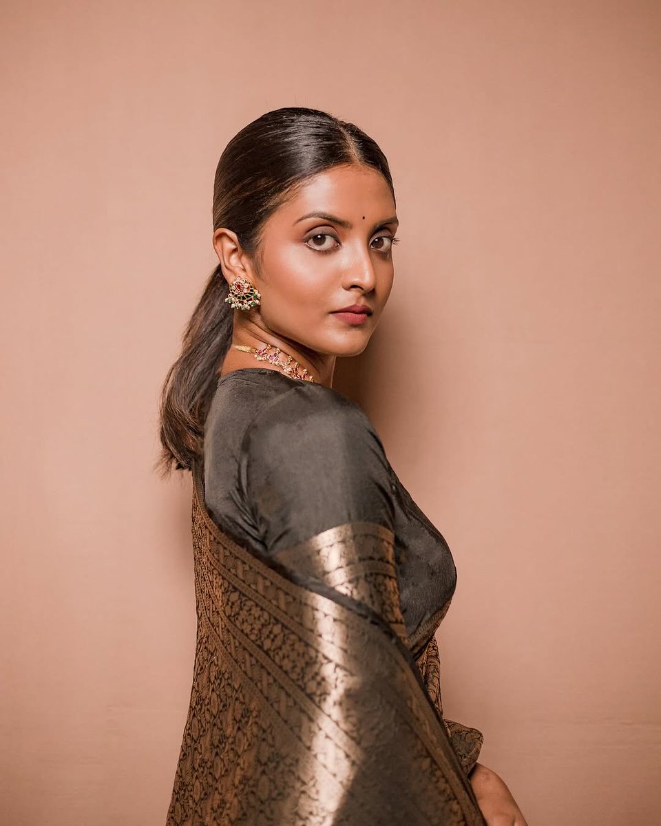 Nivedhithaa Sathish has built a unique career by choosing quality over quantity, focusing on strong stories rather than just doing many films. From her natural performance in Sillu Karupatti to her deep emotional roles in Sethum Aayiram Pon and Oh Butterfly, she always makes her