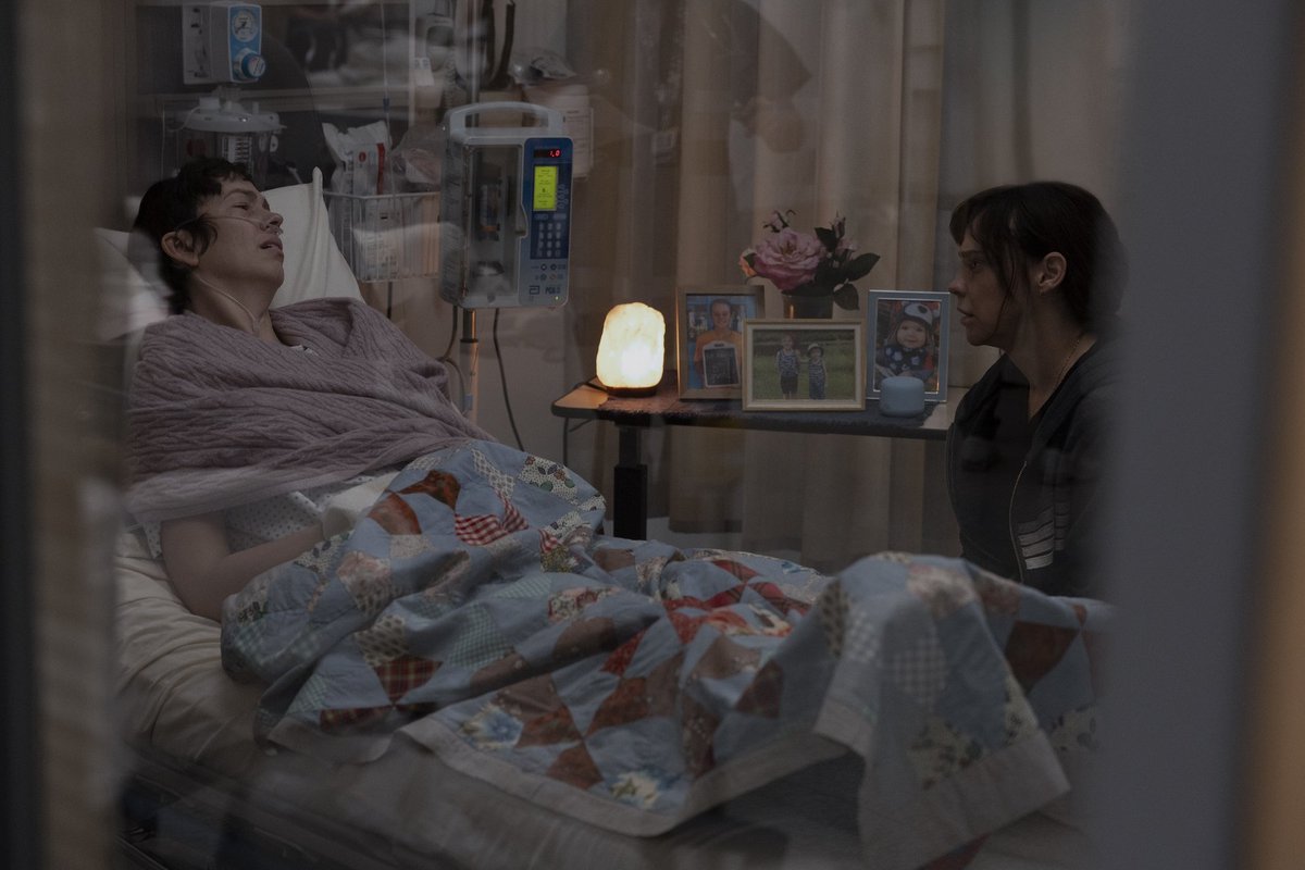 Qué cruel tener que abandonar este plano cuando hay tantas cosas por las que vale la pena vivir, pero el cuerpo ya no responde.

A veces no nos damos cuenta de lo afortunados que somos cuando la salud está de nuestro lado.

"¿Algún consejo? Nunca antes había muerto". #ThePitt