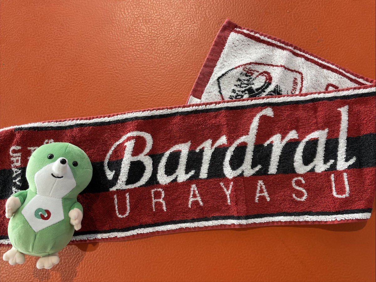 週末2/28、3/1は
フットサル！
Fリーグファイナルシーズンの
金城ふ頭アリーナで開催された最終戦に行ってきたもぐ〜٩( 'ω' )و

【試合結果】
2/28(土)
浦安  2-1  立川

3/1(日)
浦安  1-3  町田

バルドラール浦安のシーズン最終順位は
4位でした！！
2025-2026シーズンの応援