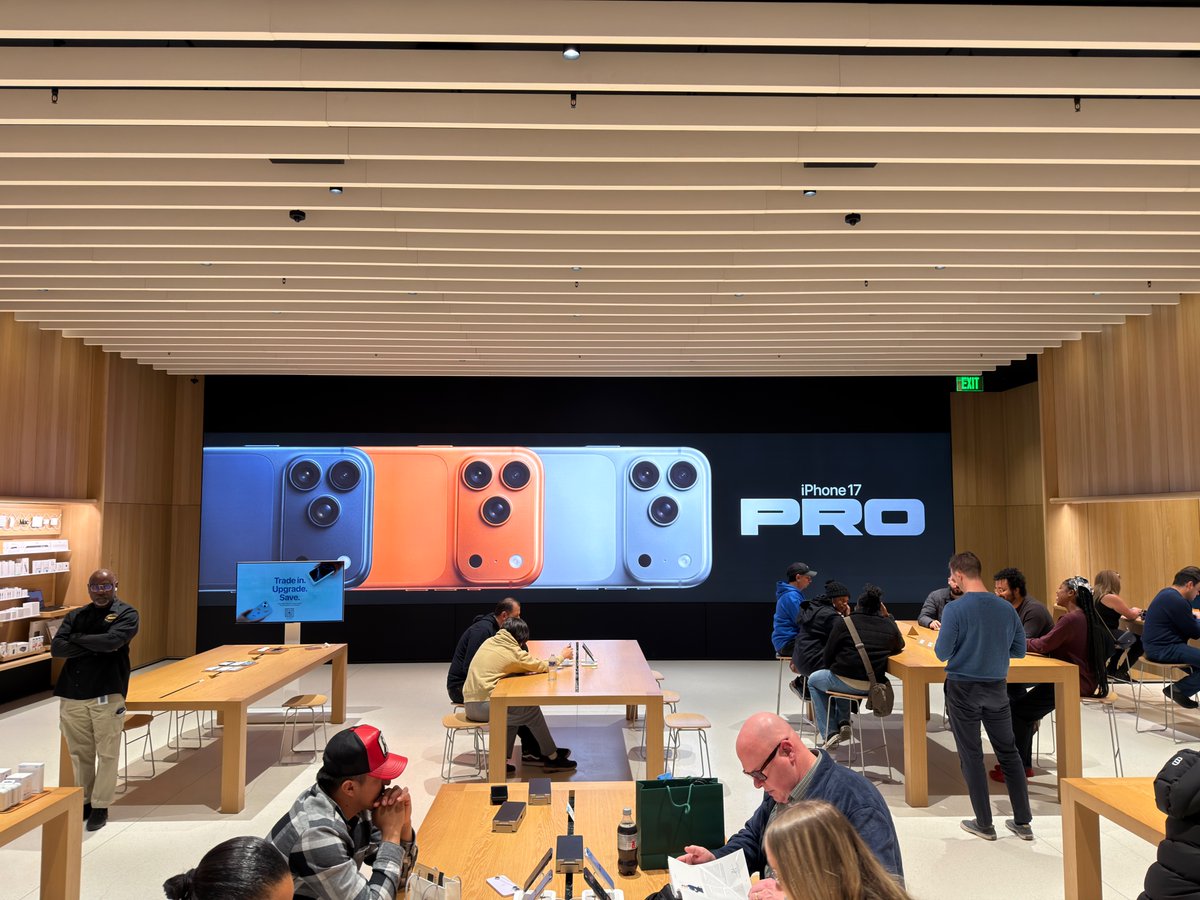 Retail Archive tweet media