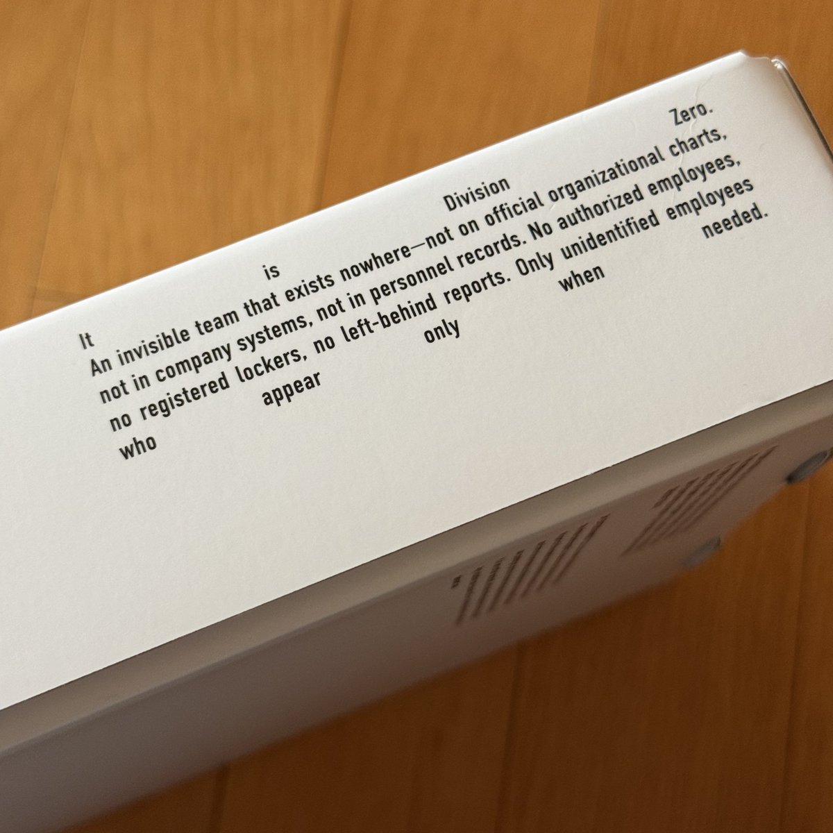 직장인 코스프레하는 초능력자들 ㅈㄴ좋다

A massive office building stands in the heart of the city. Within this typical workplace, where hundreds of departments bustle behind partitions and the constant hum of printers and keyboard clicks fills the air, there exists one unnoticed