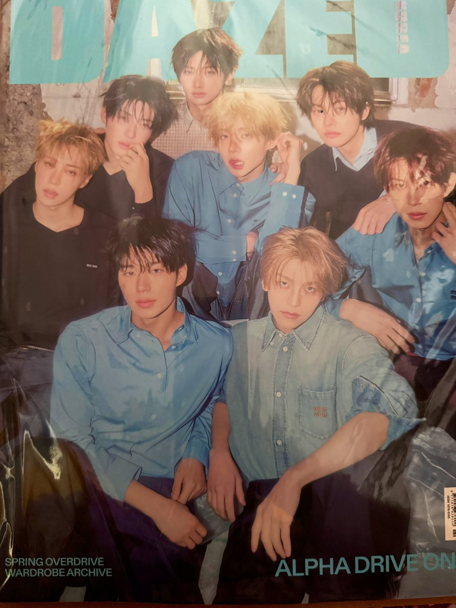 NoonaJiaHao's tweet photo. *screams* IT'S HERE 💙💙💙
Dazed Korea Magazine ALD1 

i love the haoseo freebies and the keychain thank u i love u @leonadedrop  #fromleonade 🍋🍋 https://t.co/1VkkGDOTgx