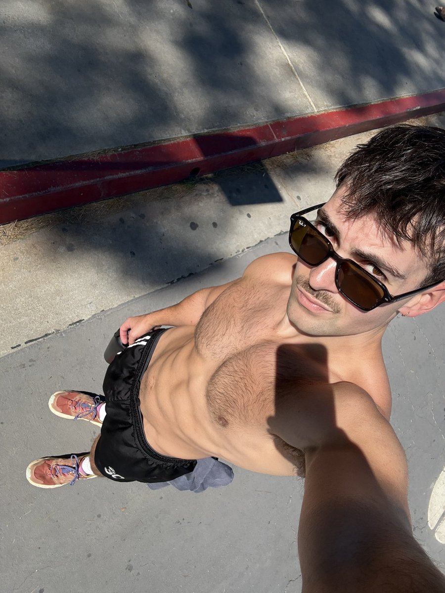 Just a sweaty gay boy on ur phone screen xoxo