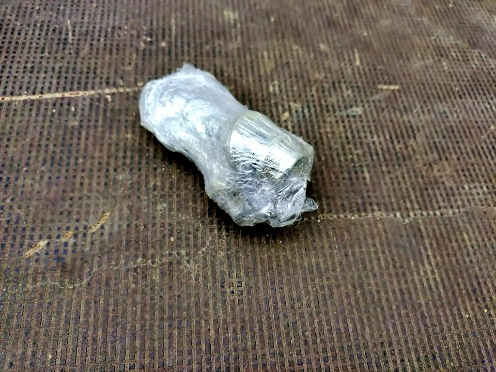 断捨離でヤフオクだのメルカリにいろいろ出品中🔨 梱包作業📦️結構