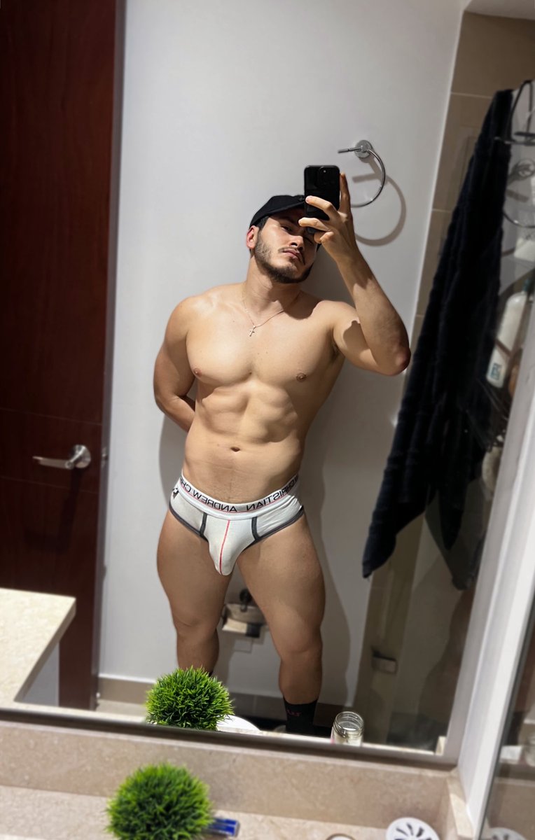 Enrike.W tweet media