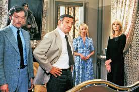 merlinpapin3's tweet photo. Ce soir sur @ParisPremiere le film #AdieuPoulet de Pierre Granier Deferre (1975) avec Lino Ventura Patrick Dewaere Victor Lanoux Pierre Tornade Claude Brosset Claude Rich Julien Guiomar Françoise Brion Michel Peyrelon

Lors d'une patrouille de nuit, en pleine campagne électorale, l'inspecteur Moitrié s'interpose courageusement dans une bagarre entre colleurs d'affiches. Son intervention paralyse un temps les antagonistes, mais l'un d'eux sort un revolver et tire froidement sur le policier. Avant de mourir, Moitrié révèle le nom du tueur : Portor, un repris de justice entré depuis au service de Lardatte, le candidat de droite, dont il assure la protection rapprochée. Le commissaire Verjeat, redoutable enquêteur au palmarès impressionnant, et son adjoint Lefèvre, de vingt ans son cadet, désinvolte, arrogant mais tout aussi efficace, sont chargés de l'enquête...

@FredOL69007

❤️si vous aimez