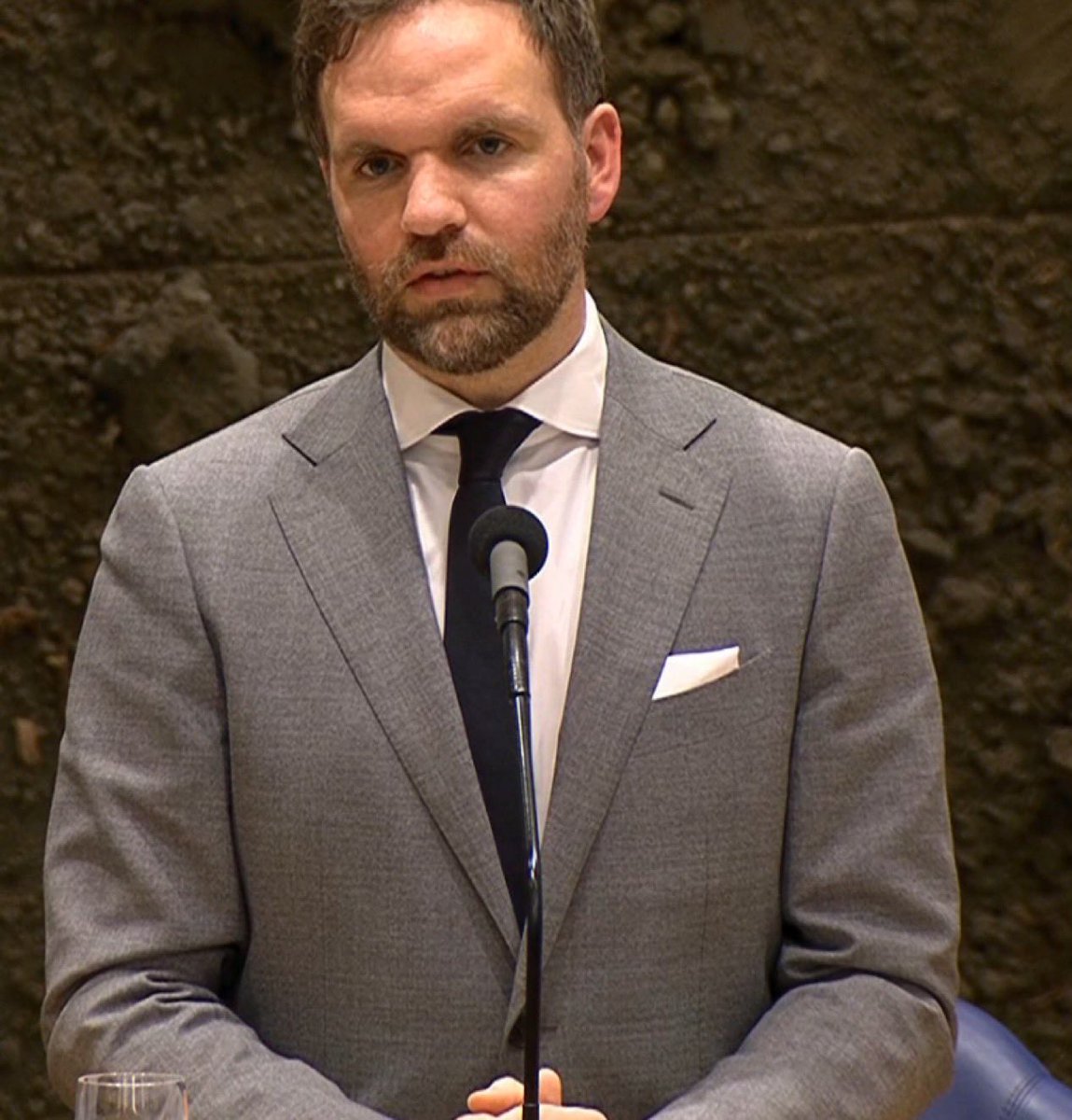 RosasMarysol2's tweet image. #DerkBoswijk schijnheil van het #CDA pleit voor nóg meer iftars.

De kerstboom eruit, en iftars en suikerfeest erin.

Cultuur en landverraad heeft een naam : #CDA 

#Islamisering #NietMijnKabinet