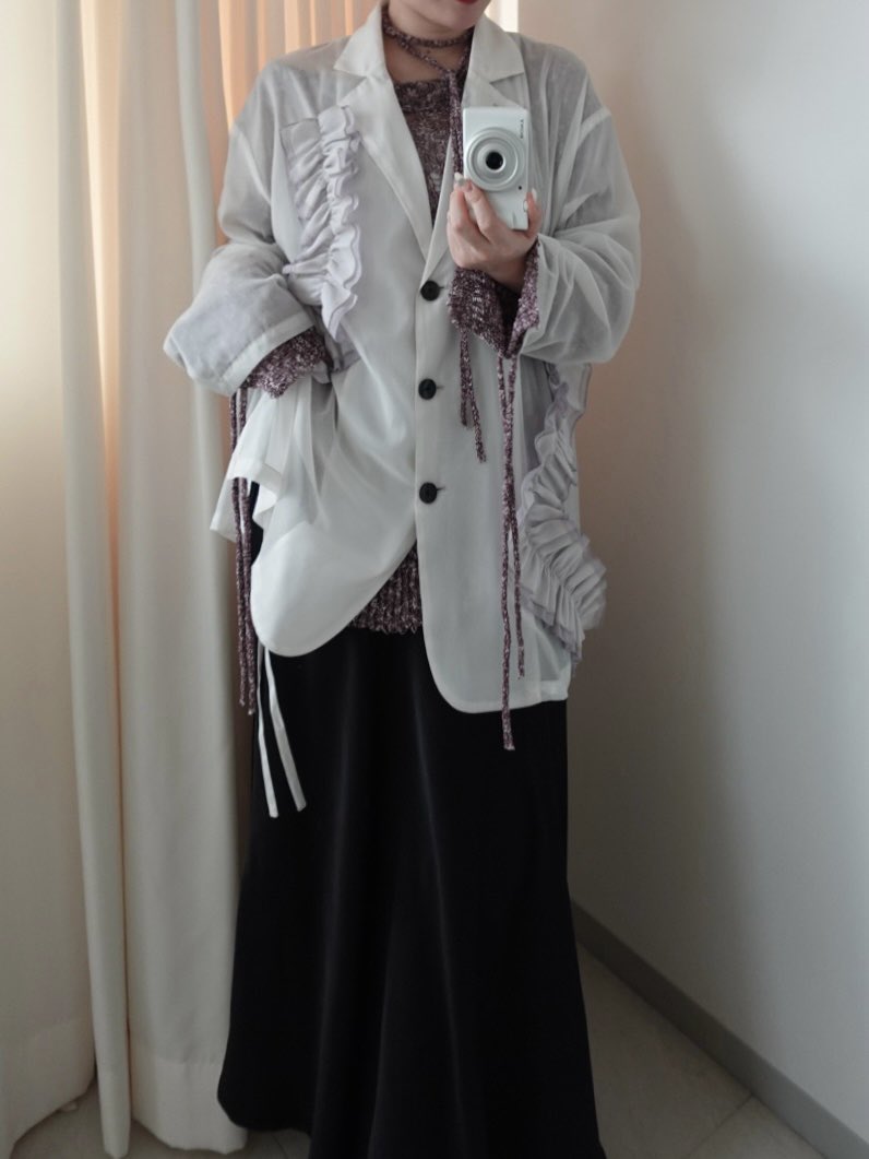 ayu_imahara's tweet photo. 【🎀zozotown🎀】

夏まで着れる
sheer jacket🪡

配色フリルとリボンが
ﾄｯﾃﾓｶﾜｲｲpoint~🪄

🔍ロワンニュイ https://t.co/cMY72JSjmi