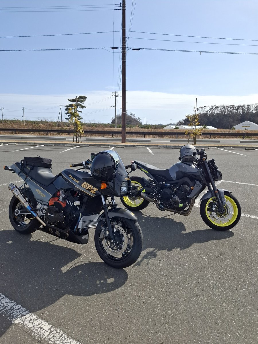donot_feed's tweet photo. ちょっと寒かったけど
近場を🏍️で https://t.co/h7OihiRTtn
