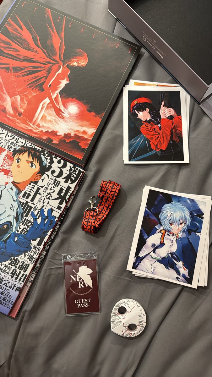 anamolymelio's tweet photo. i finally got my hands on this version of neon genesis blu-rays, its so cool! https://t.co/y4R3mE76e3