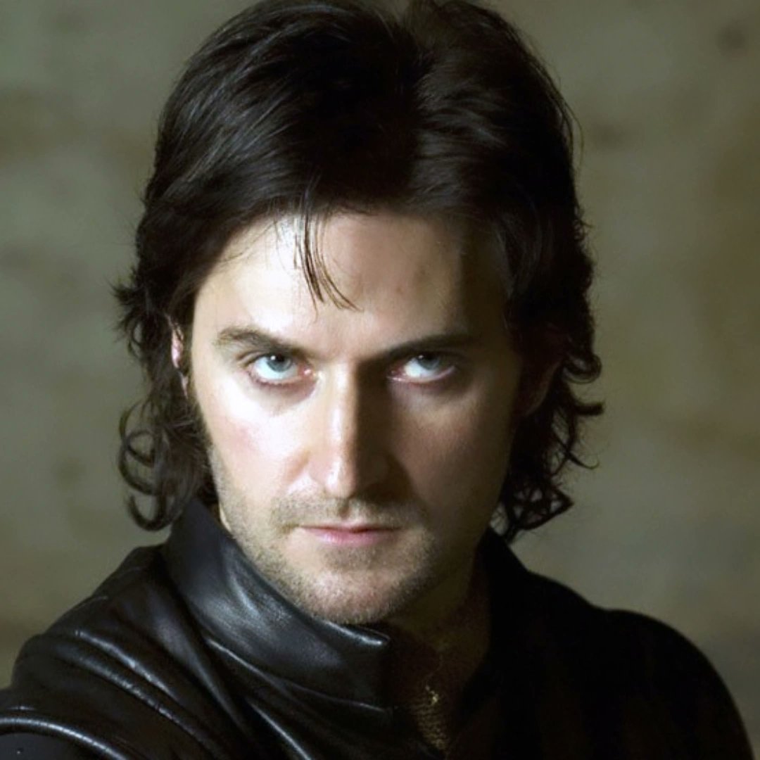 gonzobyrne's tweet photo. #guyday #sirguyofgisborne #dailyarmitage #richardarmitage https://t.co/zJHx2FIN2Q