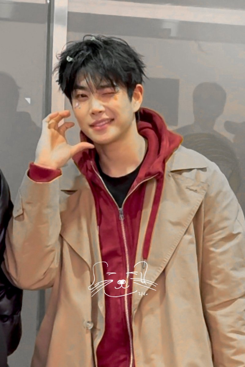 260306 뮤직뱅크 중출

쾌남 준이😆✨
석션 무대 파이팅!!

#엠제이 #MJ #김명준 #따랑해 🧡