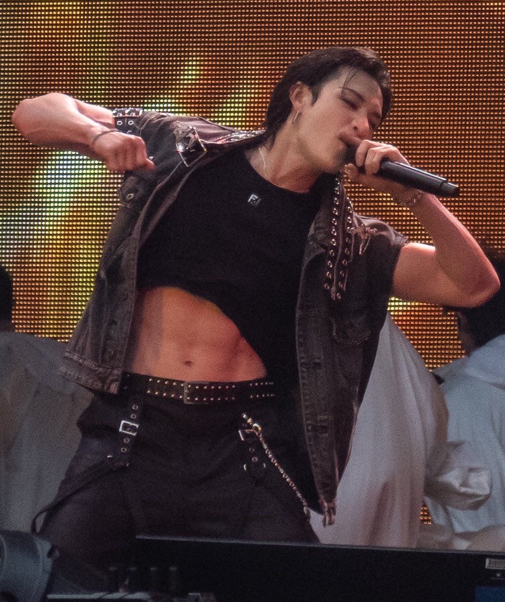нуна ин зе билдинг tweet media
