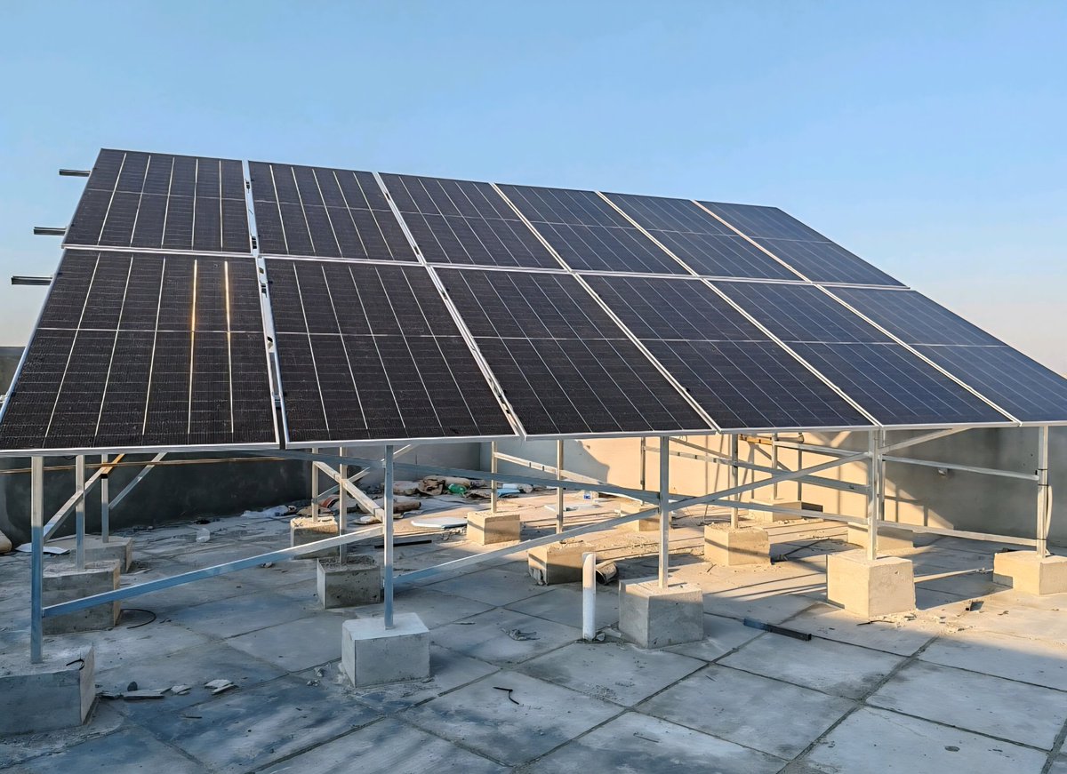 VoltEdgeS's tweet photo. If you spend ₦150k–₦200k monthly on fuel, you’re already paying for solar.

The difference?
Fuel money disappears.
Solar is a long-term investment. ⚡

Power independence is possible.
#SolarEnergy #RenewableEnergy #NigeriaBusiness https://t.co/SEq0KBx08X