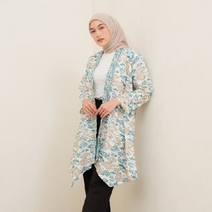 serbabelishopee's tweet photo. Cukup pakai inner polos, celana simple, lalu layer dengan Long Cardi Batik Modern ini. Sekejap outfit kamu langsung terlihat lebih classy, anggun, dan berkelas.

🛒https://t.co/wyYujEv9yq

Coretax niki #lapakcot https://t.co/VhutSGdp02