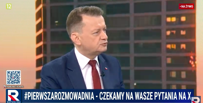 #PierwszaRozmowaDnia | <a href="/mblaszczak/">Mariusz Błaszczak</a> (<a href="/pisorgpl/">Prawo i Sprawiedliwość</a>): zresztą Donald Tusk na tym swoim filmiku, który wczoraj opublikował mówi, że już pracują nad wdrożeniem tego programu. A przecież ten program jest tajny. To kto pracuje nad wdrożeniem? (...) Fabryki! No to jak fabryki? Przecież