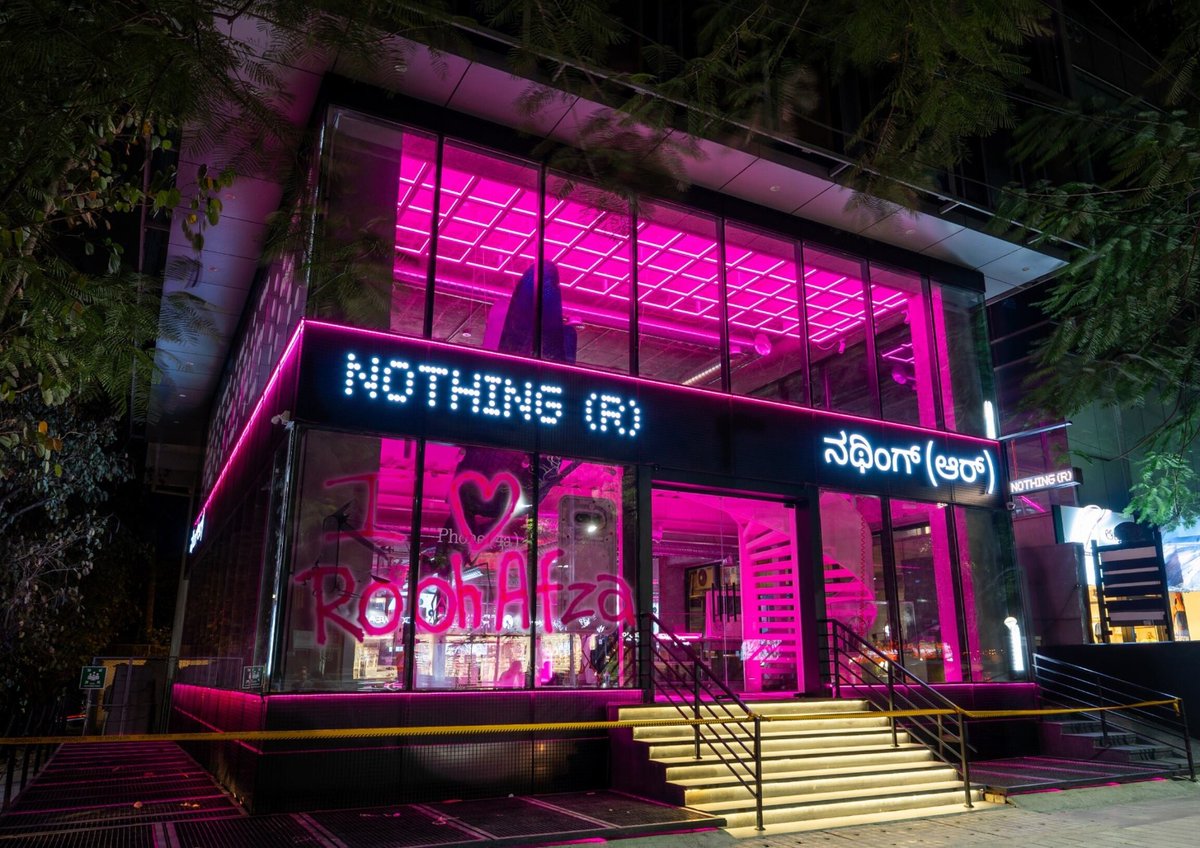 Technerd_9's tweet photo. Phone (4a) drops tomorrow at the Flagship Nothing Store in Bengaluru at 6 PM.

First 100 customers get access to the exclusive engraved edition of Phone (4a) along with complimentary Ear (a).

Special Launch perk: First 100 customers can also grab CMF Buds 2 Plus at ₹999.

See you there 😄