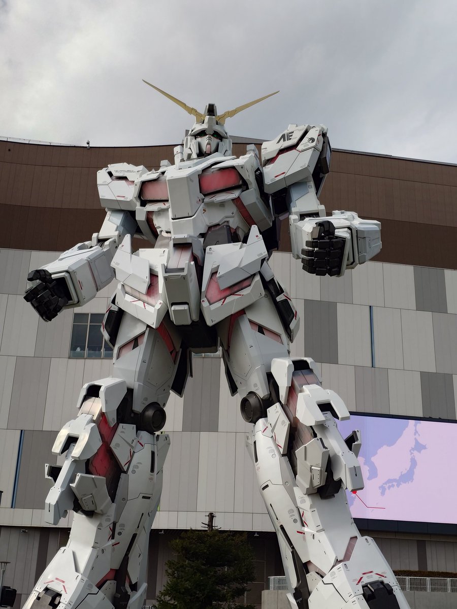 boss_025's tweet photo. 数年ぶりに家族旅行で、お台場ユニコーン♪
でも、ガンダムベースには抽選で入れず、、、（涙） https://t.co/vpxZq93m4r