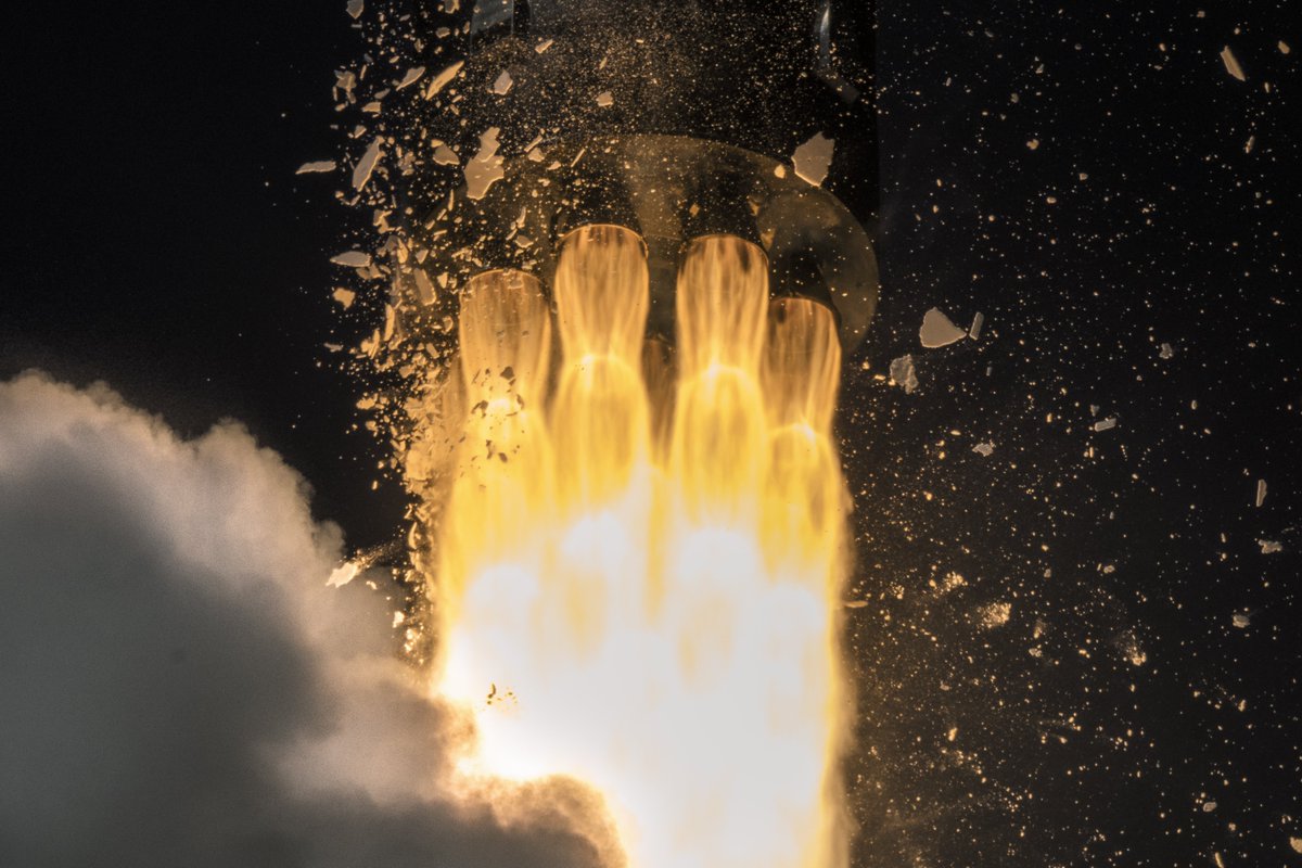 RevesdEspace's tweet image. 🚀 Succès du 4e vol (dont 1 suborbital) de l'année pour #Electron avec le décollage à 23h53 UTC de la mission "Insight At Speed Is A Friend Indeed".
Il s'agirait d'un satellite d'observation BlackSky Global Gen 3, mais cela n'a pas été confirmé par Rocket Lab 📷