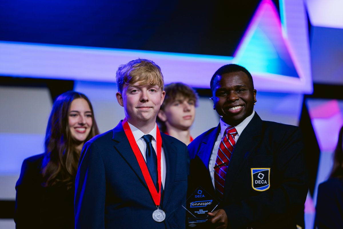 Central Magnet Deca tweet media