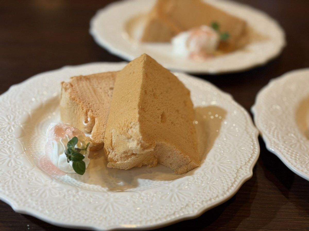cafetointeria's tweet photo. いつも有難うございます。
3月の土曜営業は14日となります。

この時期は混み合っております。
ご提供迄お時間がかかる場合もございますので
ご理解の程宜しくお願い致します🙇

#桜パフェ
#桜フロート
#自家製桜シフォン https://t.co/GZqDPdn1Ll