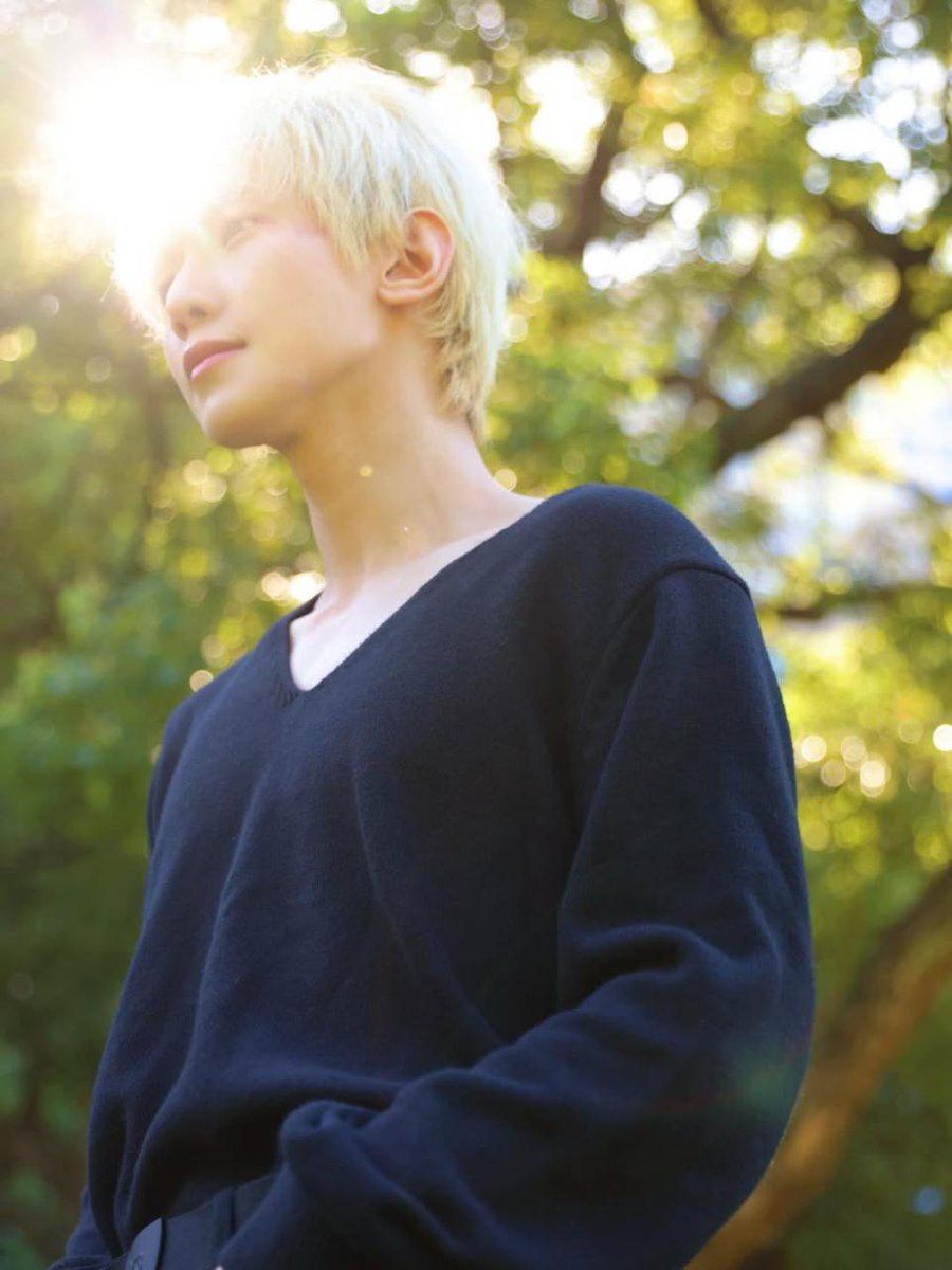 окей?? ПОЧЕМУ он такой красивый?? восхитительный?? нереальный??