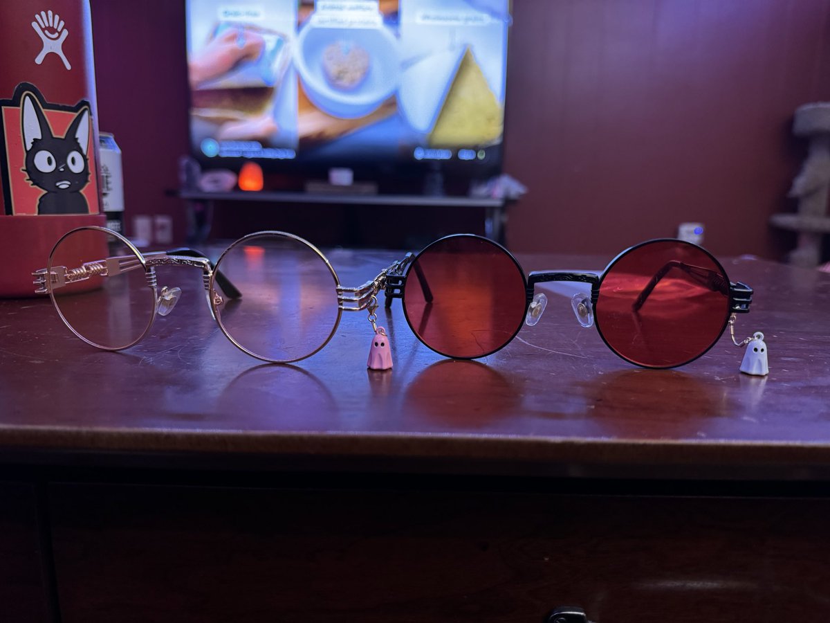 Shamann710's tweet photo. Going to see @awonderland for her #ghostworld tour tomorrow night with @dabriella710 so I made a couple ghost charms for my glasses.

Which one you like more anon? https://t.co/8gPj92sJRU