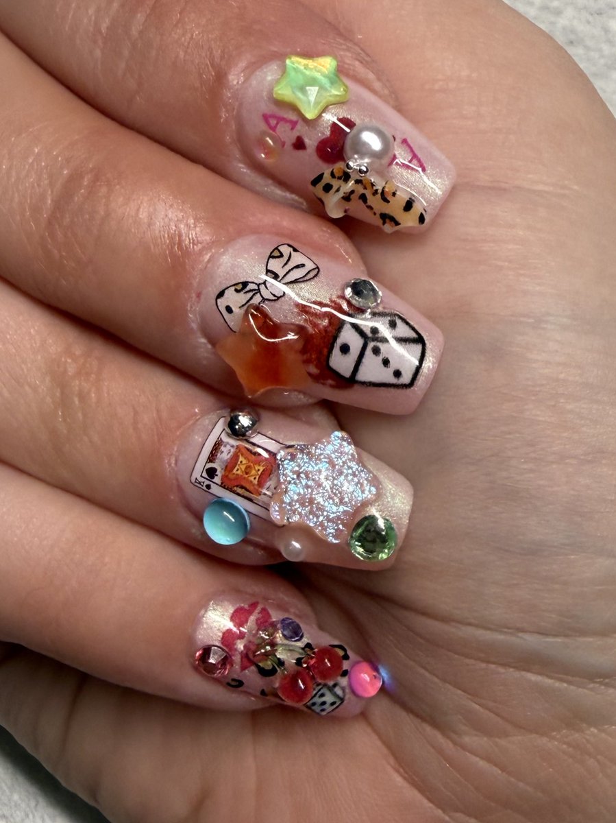heljhammack's tweet photo. New junk nails for Vegas 🎰💗 https://t.co/L4O1iMRDgp