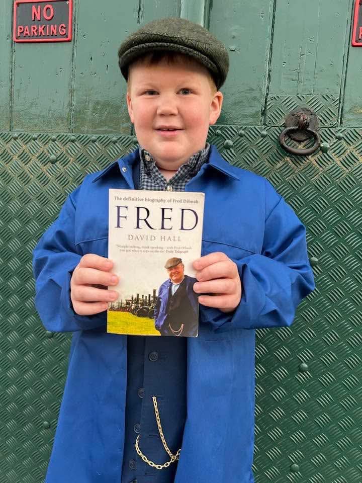 PubMaverik's tweet photo. Kid dresses up as Fred Dibnah for world book Day.. https://t.co/cLsHSRvIRZ