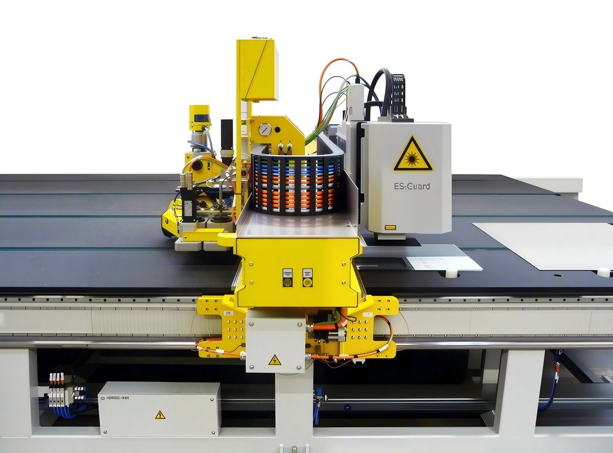 GlassLongbo's tweet photo. #GlassIndustry #LaserTechnology
#IndustrialTechnology #glassnews
Lasers are revolutionizing the glass industry with precision cutting, 3D measurement, non‑destructive testing, and high‑resolution marking.They boost efficiency, lower errors, and enable advanced glass projects. https://t.co/wmcOT5Pdmp