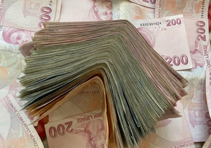 lαrα✨️ tweet media