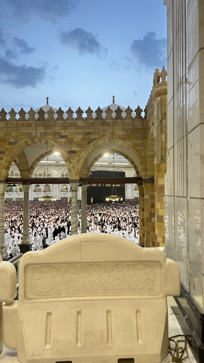 نآيـف tweet media