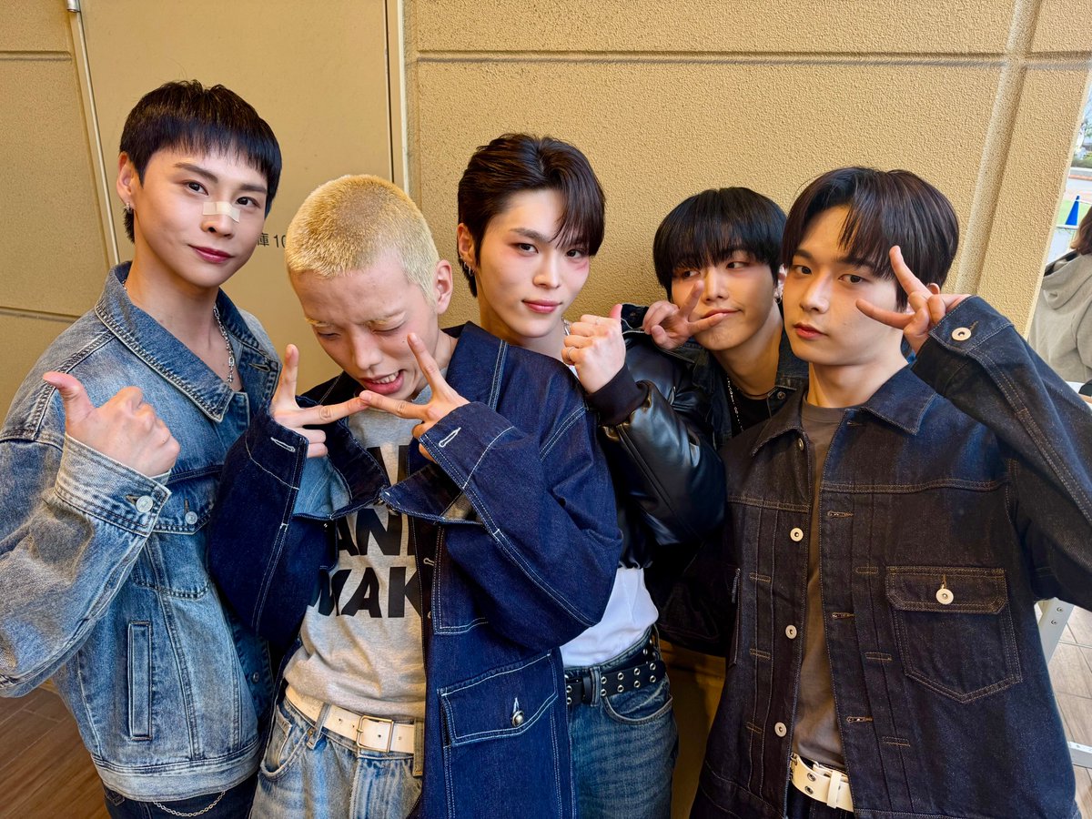 CMDM_JAPAN's tweet image. 今日はリリースイベントがある日🎉
CMDMは頑張って準備中です👏
もうすぐ会いましょう～

#CMDM #leash