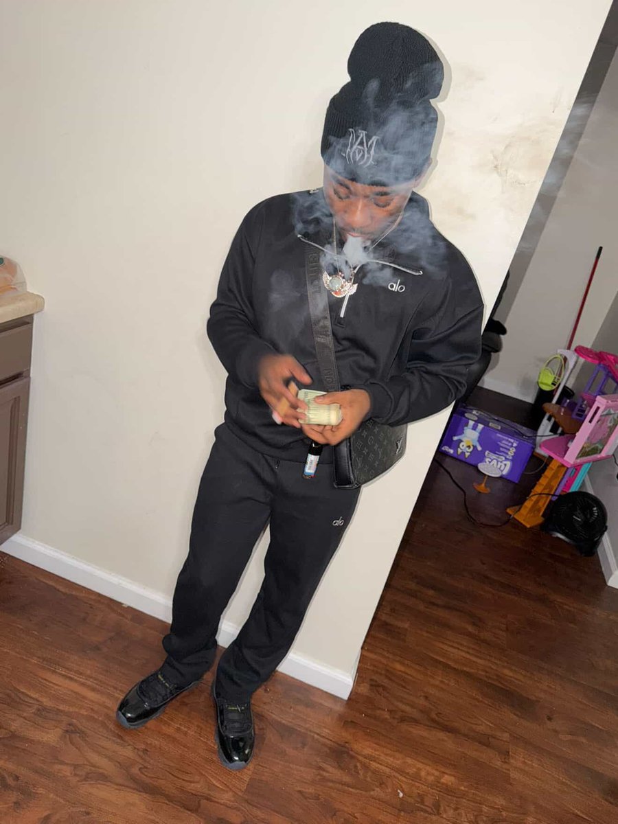 demontakeoff tweet media