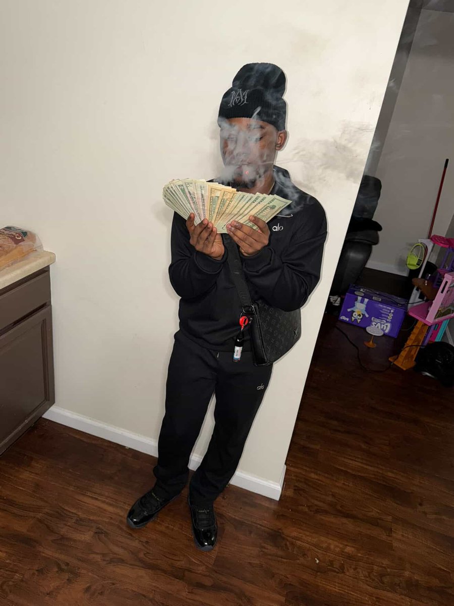 demontakeoff tweet media